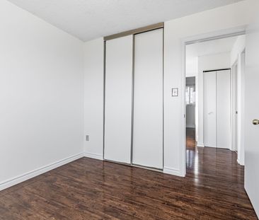For Lease - 2329 Greenbank Trail Unit# Main, Burlington, Ontario - Photo 3