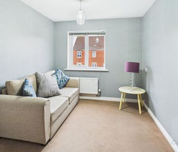 4 bedroom semi-detached house to rent - Photo 4