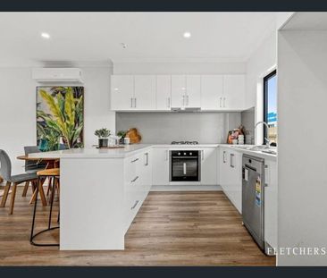 Modern 2-Bedroom Home in Prime Croydon Location - Photo 6
