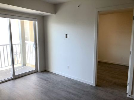 University District: U8 – Top Floor, 1 bed, 1 bath - Photo 5