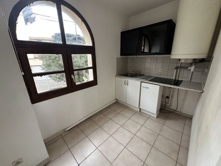 Location Appartement 2 pièces 35m² SETE 34200 - Photo 4