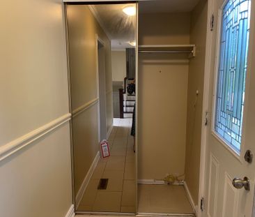 For Lease - 166 Hupfield Trail Unit# Front Unit, Toronto, Ontario - Photo 4