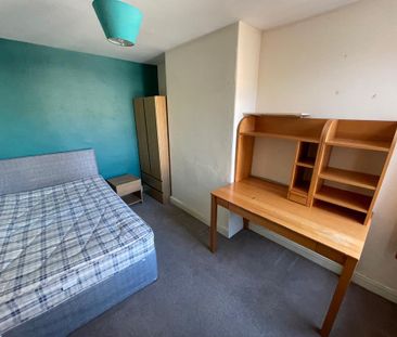 5 bedroom terraced house to rent - Photo 3