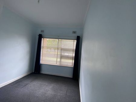 4 Bedrooms, 2 Bathrooms House for rent - Photo 3