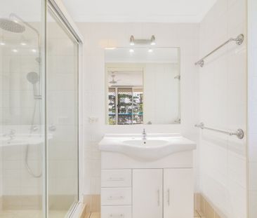 Immaculately Presented Unit in Rainbow Bay - Perfect for Entertaining - Photo 6