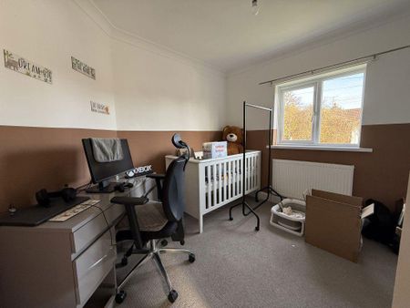 3 bedroom semi-detached house to rent - Photo 2