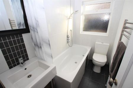 2 bedroom terraced house to rent - Photo 3