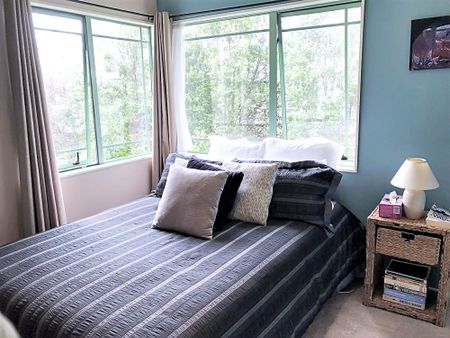 Unsworth Heights - 4 Bedroom, 2 Bathroom Home - Photo 2