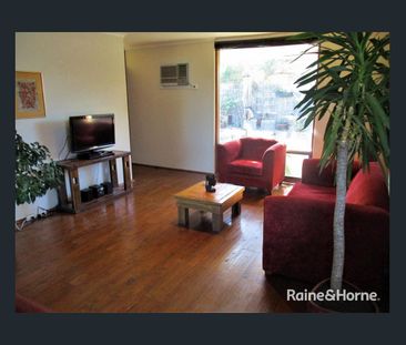 Furnished Courtyard Retreat - Private, Peaceful & Low Maintenance - Photo 2