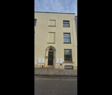 1 Bed Flat, Wellington Park, BS8 - Photo 5