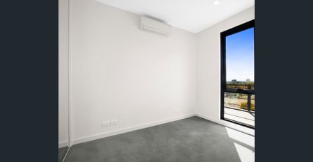 Cosy Living in North Melbourne - Photo 4
