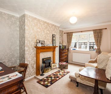 5 bedroom bungalow to rent - Photo 1