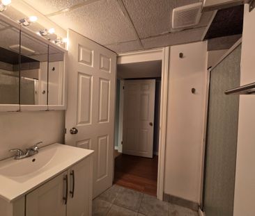 For Lease - 33 Dundas Crescent Unit# Lower Level, St. Catharines, O... - Photo 6