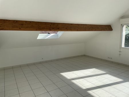 Location Appartement 3 pièces 43m² ST MAUR DES FOSSES 94100 - Photo 4