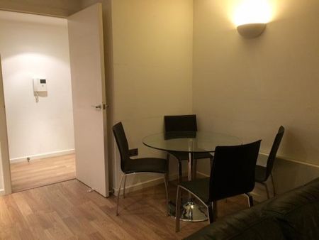 2 Bed Flat, Wellington Street, LS1 - Photo 2