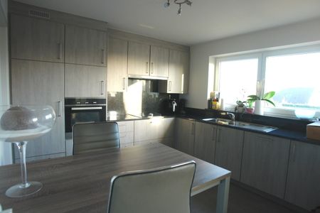 RECENT & COMFORTABEL APPARTEMENT TERRAS EN EEN GARAGE - Photo 2