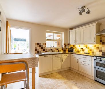 3 bedroom semi-detached house to rent - Photo 2