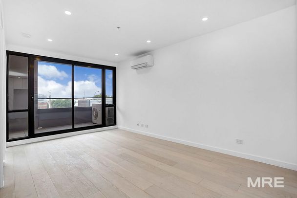 606/386-390 Spencer Street, West Melbourne - Photo 1