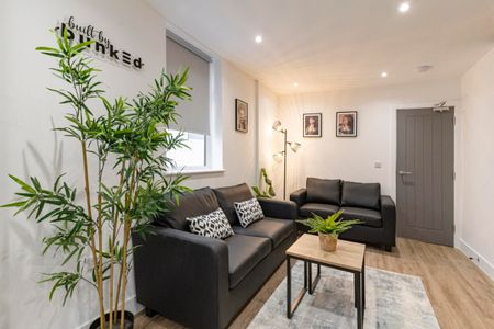 Baileys #8 - Photo 3