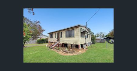 Charming 3-Bedroom Home Close to Town - Photo 2