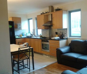 3 Bed Flat, Skyview Apartments, CR0 - Photo 5
