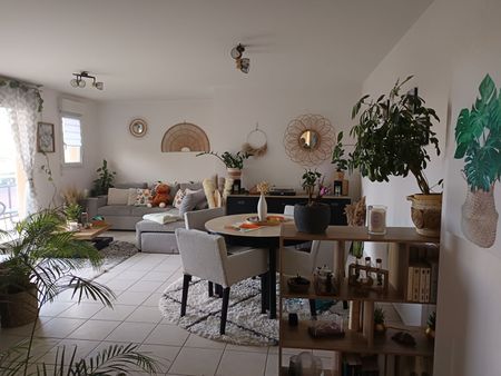 Location Appartement 3 pièces 69m² - Photo 2