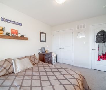 For Lease - 10 Alexandra Drive, Thorold, Ontario - Photo 1