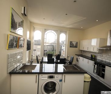 1 bed Penthouse in Commercial Street , Camborne, TR14 8JY - Photo 2
