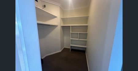 Charming 4-Bedroom Home Near Wyndham Village Shopping Centre! - Photo 5