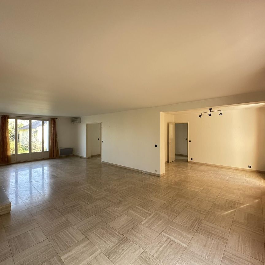 Location Maison 8 pièces 182m² GIF SUR YVETTE 91190 - Photo 1