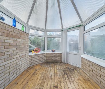 4 bedroom semi-detached house to rent - Photo 6