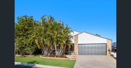 Effortless Low-set Living in "Sinnamon Glade Estate" - Photo 3