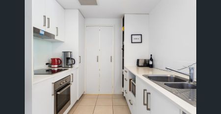 Superb Coastal Living at "Breeze" Mount Coolum! - Photo 5