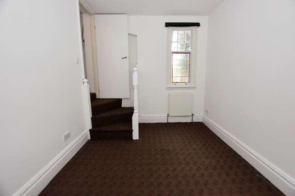 Flat, Park Hill Road, Birmingham, B13 - Photo 1