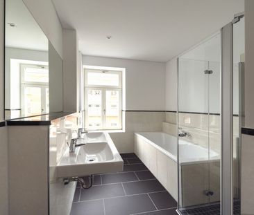 Hochwertig sanierte Dachgeschosswohnung mit Fußbodenheizung und Par... - Photo 5