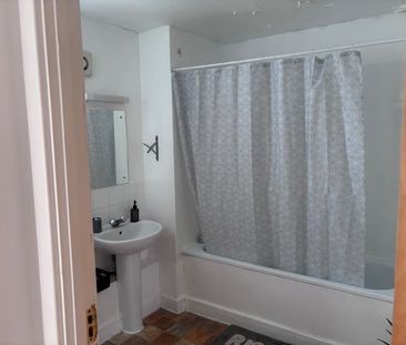 1 Bed Flat, Emerald Road, NW10 - Photo 4