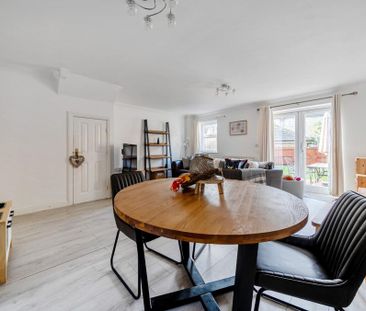 3 bedroom semi-detached house to rent - Photo 2