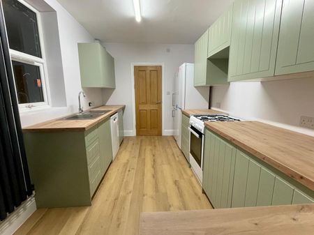 Room in a Shared House, Douglas Road, BS7 - Photo 3