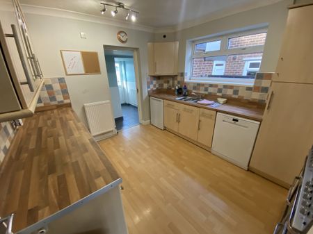 Morris Avenue, Walsall, WS2 - Photo 5