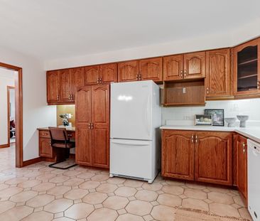 For Lease - 256 Cocksfield Avenue, Toronto, Ontario - Photo 3