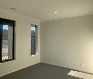 16 Wollemia Street, Craigieburn VIC 3064 - Photo 3