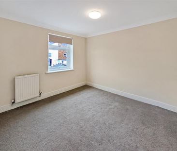 2 bedroom semi-detached house to rent - Photo 6