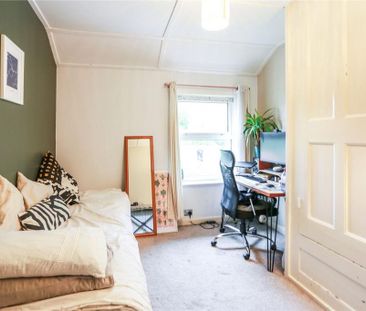 2 bedroom semi-detached house to rent - Photo 6