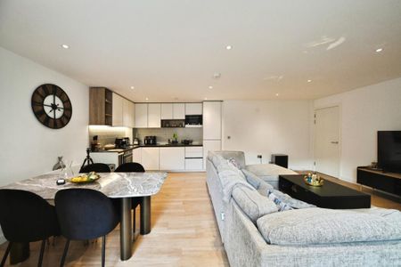 2 bedroom flat to rent - Photo 2