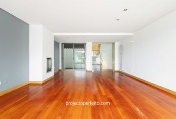 Moradia em Banda T3+1