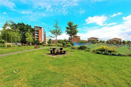 Moore View, Wembley, HA9 - Photo 5