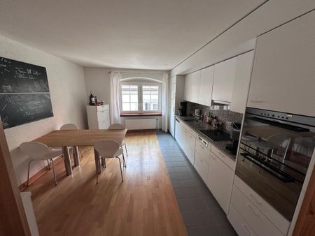 Charmante 5-Zimmer-Maisonette mit Dachterrasse in Zug Altstadt - Foto 3