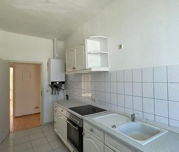 3. Etage Schöne helle 3-Raum-Wohnung mit Einbauküche & Duschbad - Photo 1