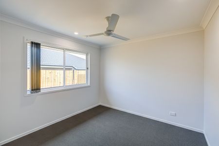 Brand New Family Home - Park Lane Estate! - Photo 2