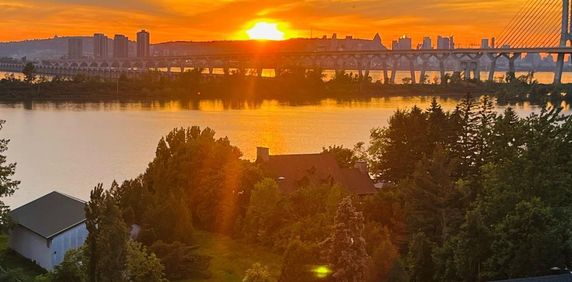 Lumineux 4 1/2 moderne tout inclus, vue imprenable sur le fleuve – Disponible immédiatement à Brossard - Photo 2